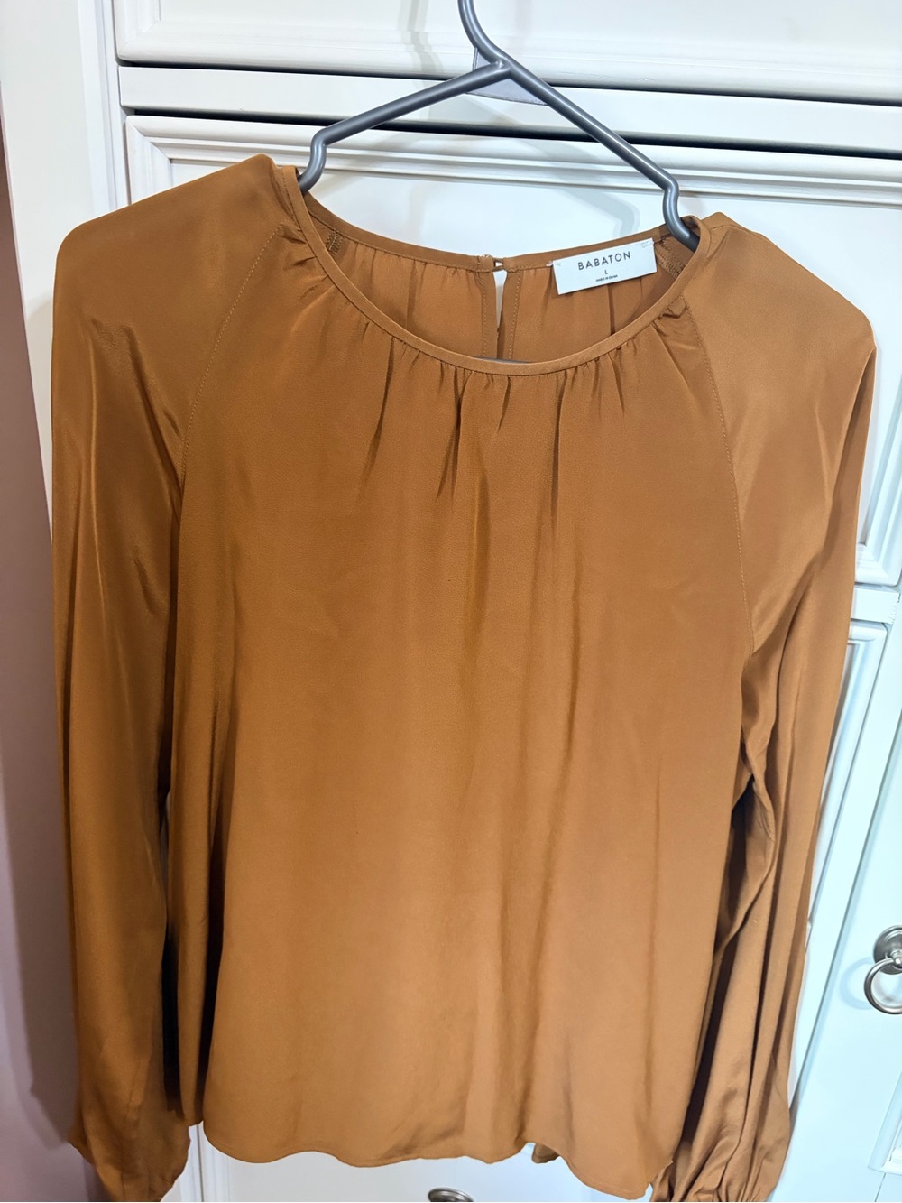 ARITZIA Babaton Silk blouse, caramel / cognac, large